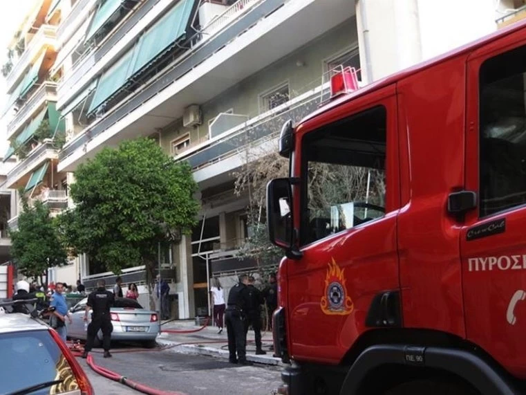 Φωτιά σε διαμέρισμα στη Δάφνη – Κινδύνεψαν άνθρωποι